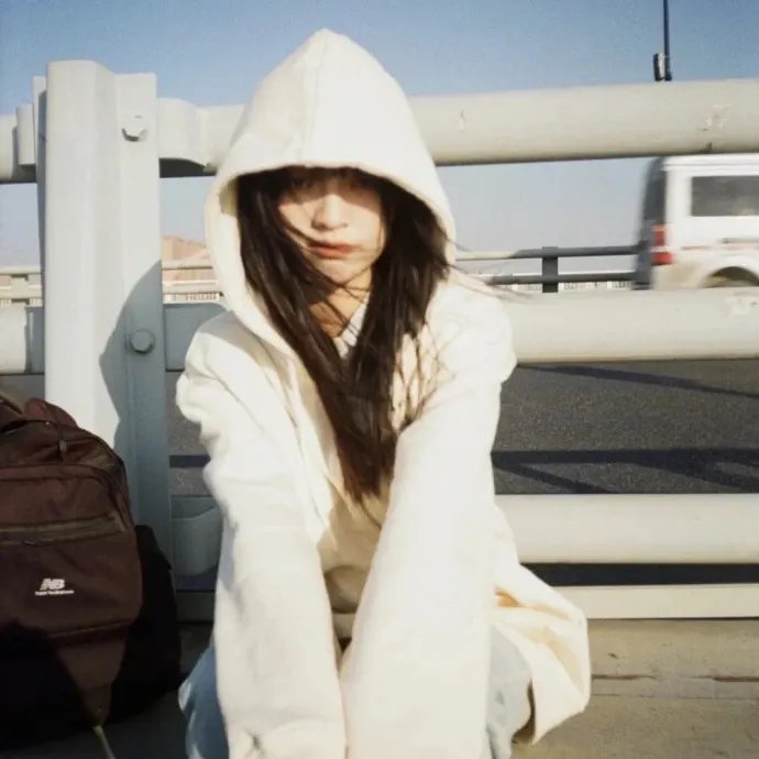 彼女